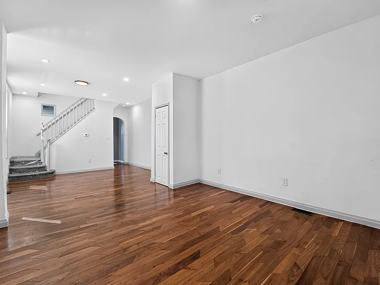 3445 Harwell Ave — Photo 4