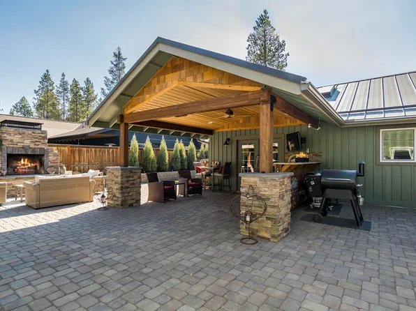 17246 Tholstrup Dr, Bend, OR 97707