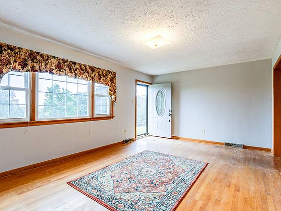 2nd image of 8522 Wilderness Ln