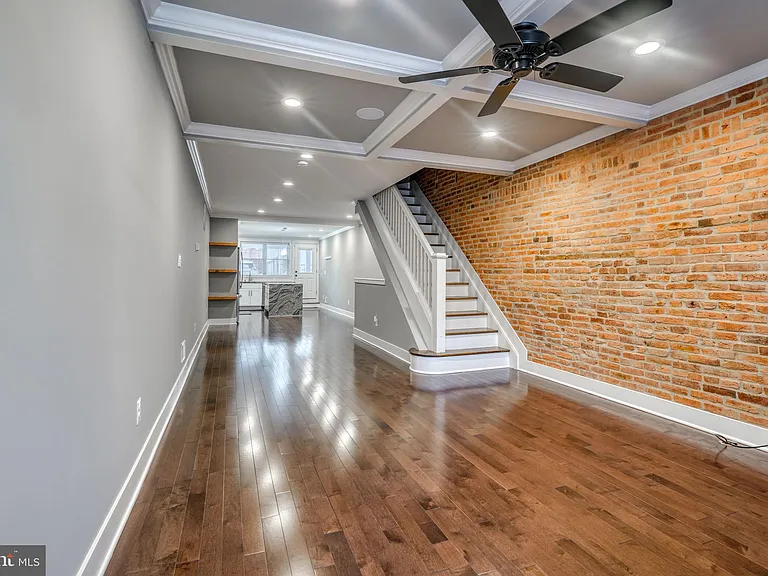 939 S Baylis St — Photo 10