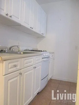 Rented by Living New York | media 9