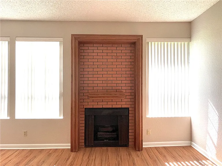 2563 Plaza Del Amo — Photo 3