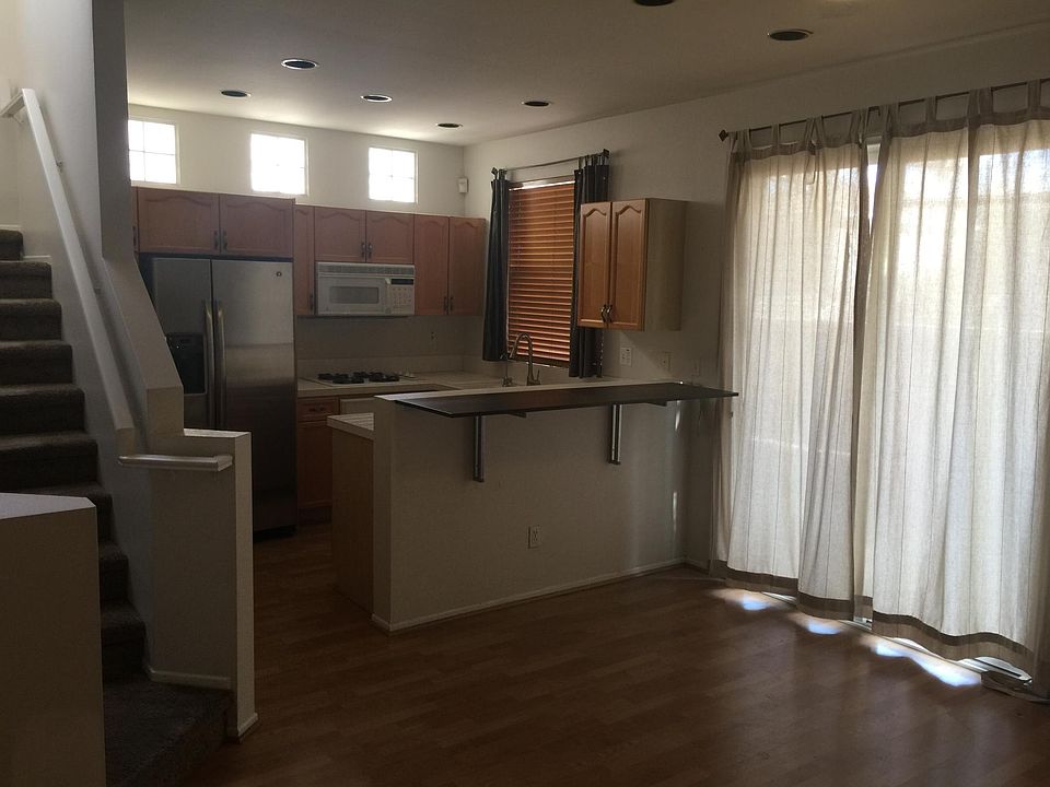 1st image of 27927 Crown Court Cir