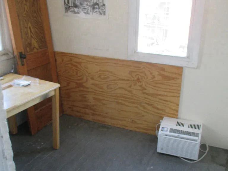 Secure "Bonus room" for home office, bike storage, or