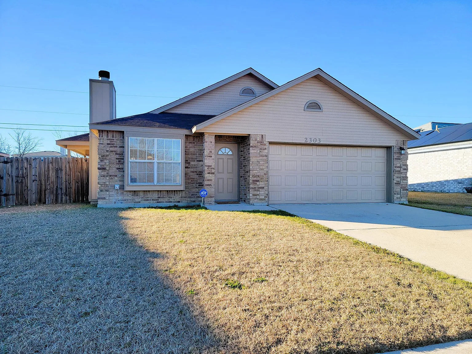 3 bed, 1200 sqft, $1,450 — Photo 2