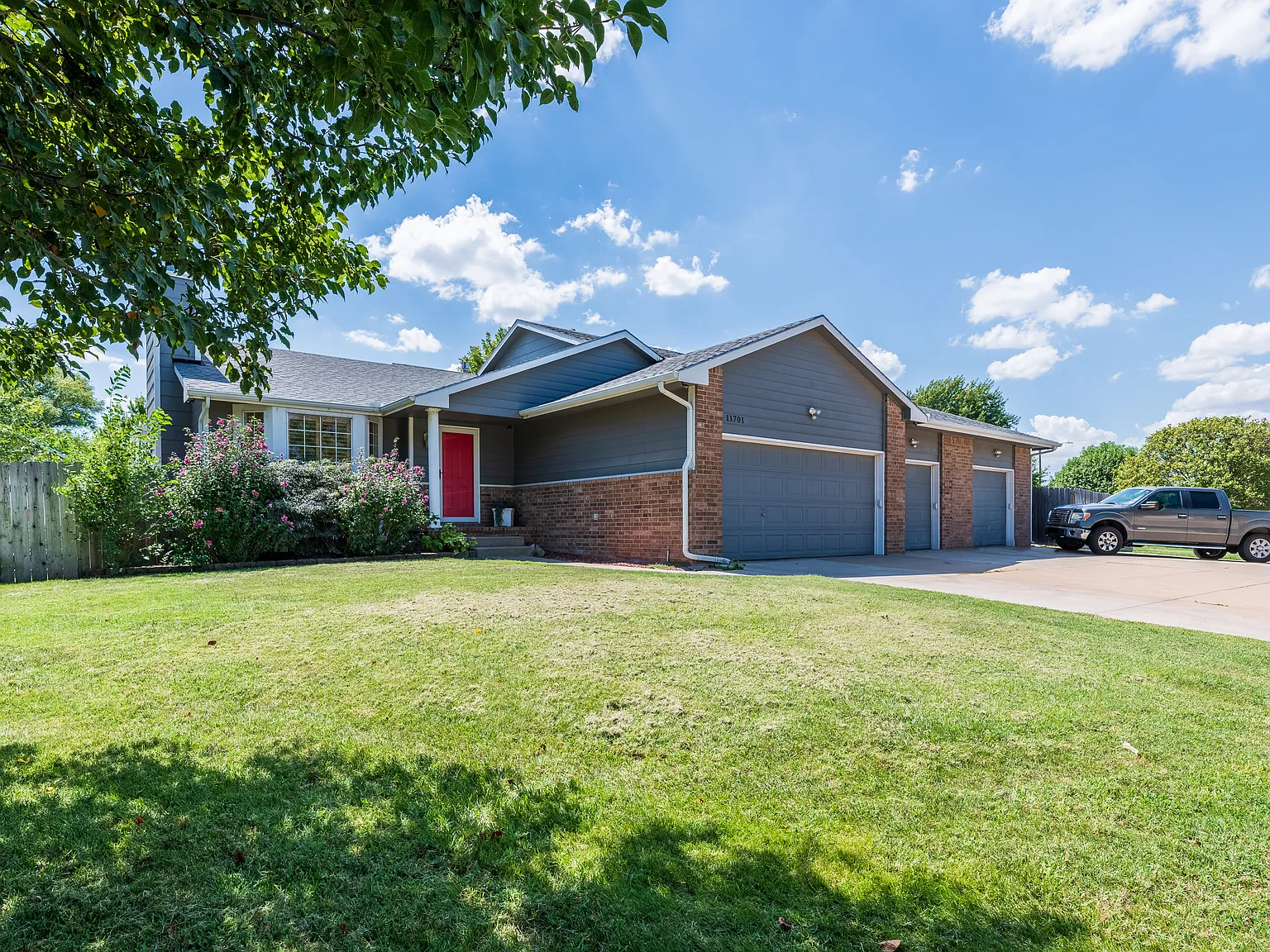 11701 W Ryan St — Photo 1