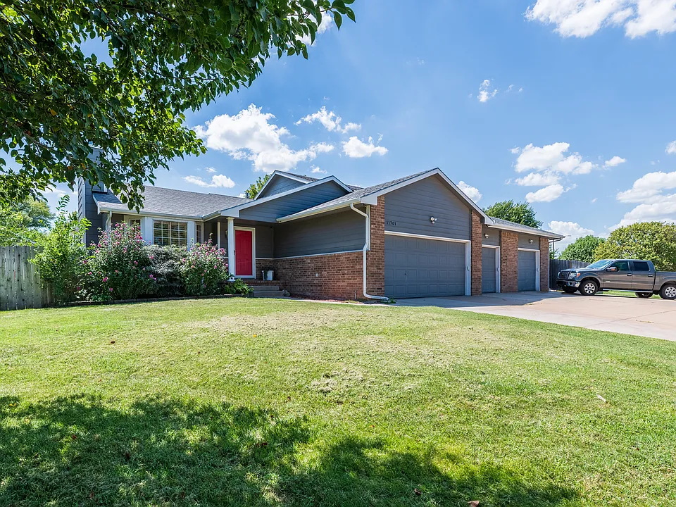 11701 W Ryan St