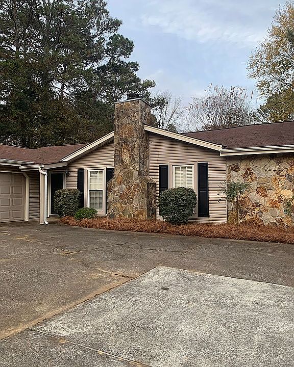 2nd image of 1652 Bentwood Dr