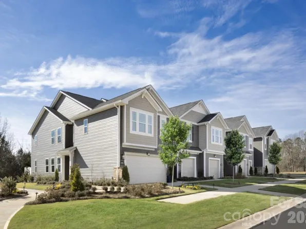 9234 Pagoda Oak Dr, Charlotte, NC 28269