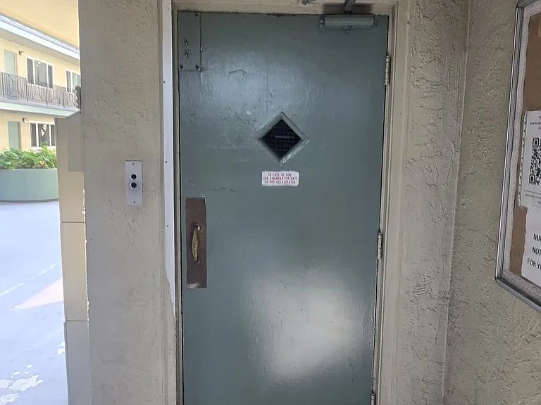 255 MacArthur Boulevard — Photo 11