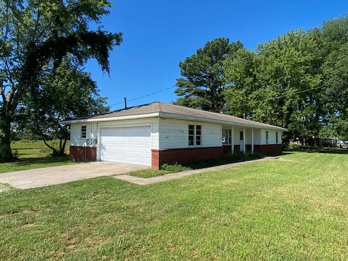 Building Photo - 908 E Pridemore Dr