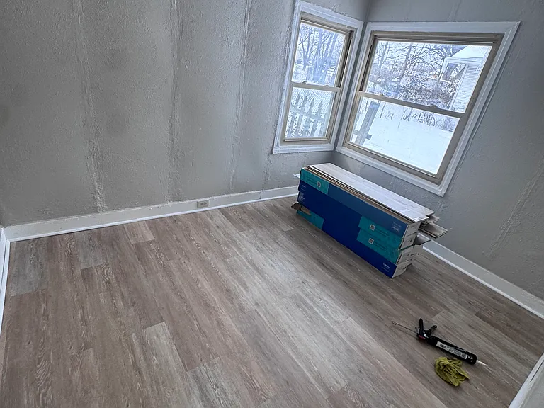 45 S Halloway St — Photo 7