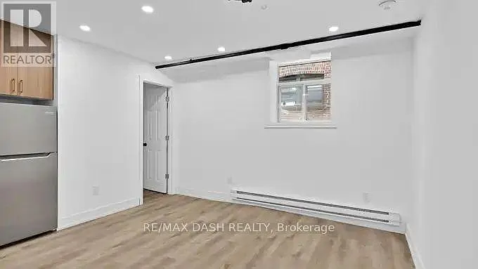 917 Saint Clair Ave W #30 — Photo 11