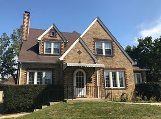 207 N Burton Ave, Waukegan, IL 60085