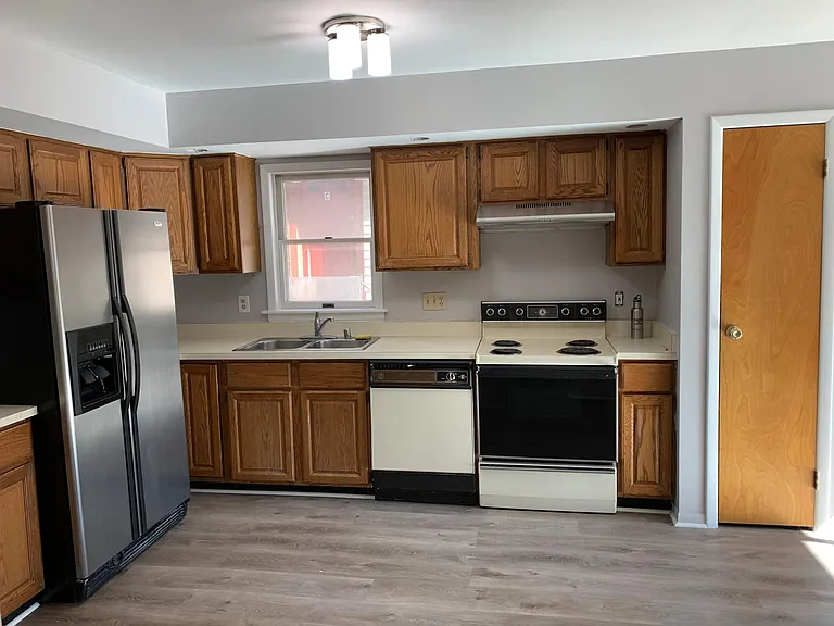 23 W Clinton Ave #A — Photo 8