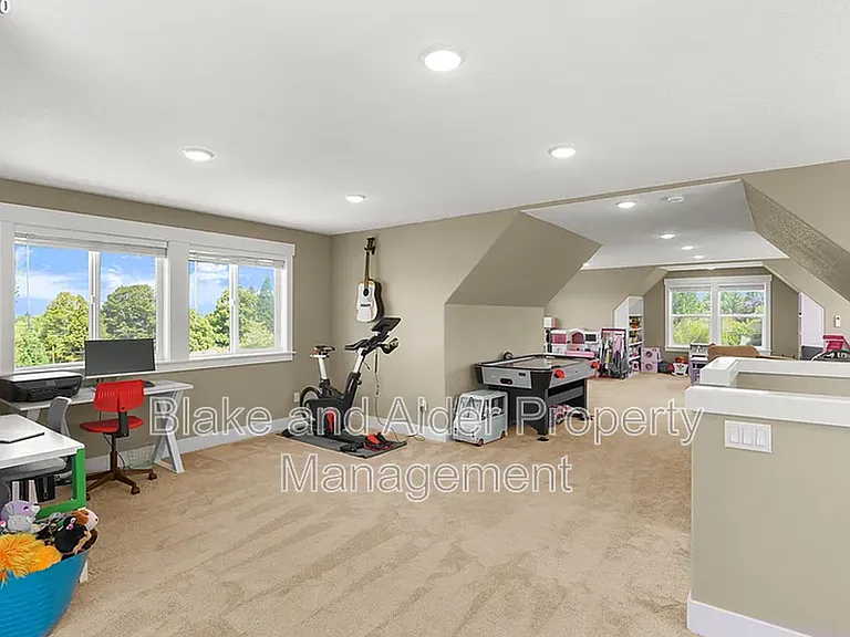 3938 NE 66th Ave — Photo 24