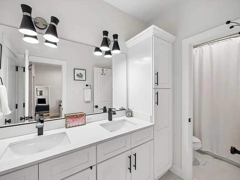 2625 Paul Quinn St #B — Photo 17
