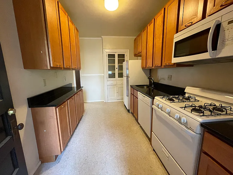 6817 Kingsbury Blvd — Photo 4