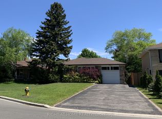 66 Dewlane Dr, Toronto, ON M2R2P8