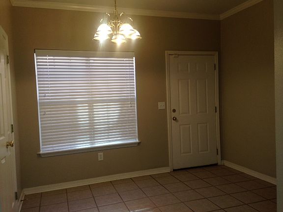 5th image of 207 N McGuire Ave
