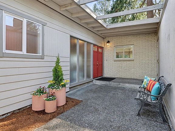 2nd image of 912 168th Place NE