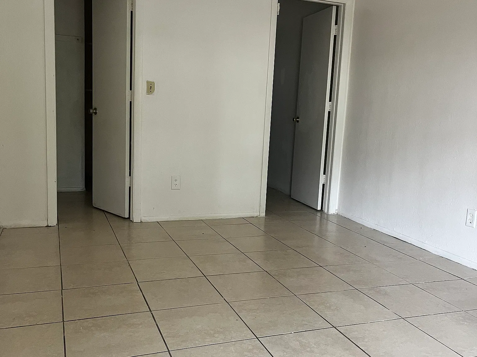 2 bed, 1000 sqft, $1,750 — Photo 2