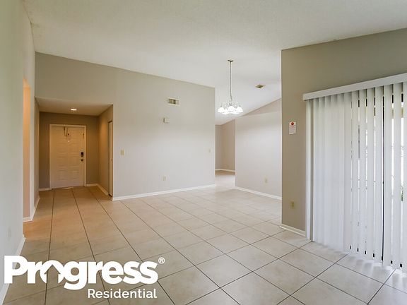 3rd image of 14730 Cedar Creek Pl