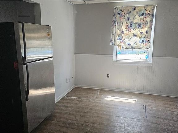 4th image of 729 Behrman Ave