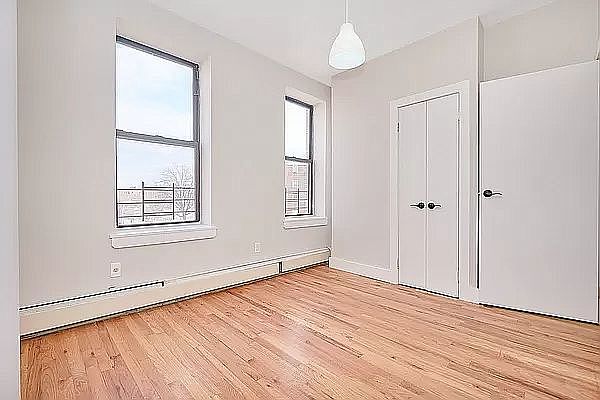 1st image of 1993 Pacific St #5B