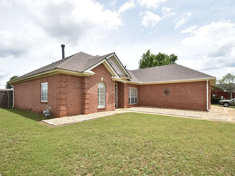 1691 Rambling Brook Ln — Photo 16