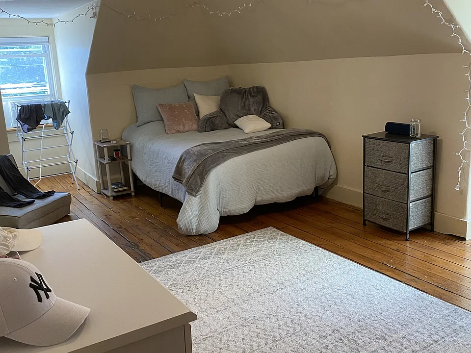 62 School St #2