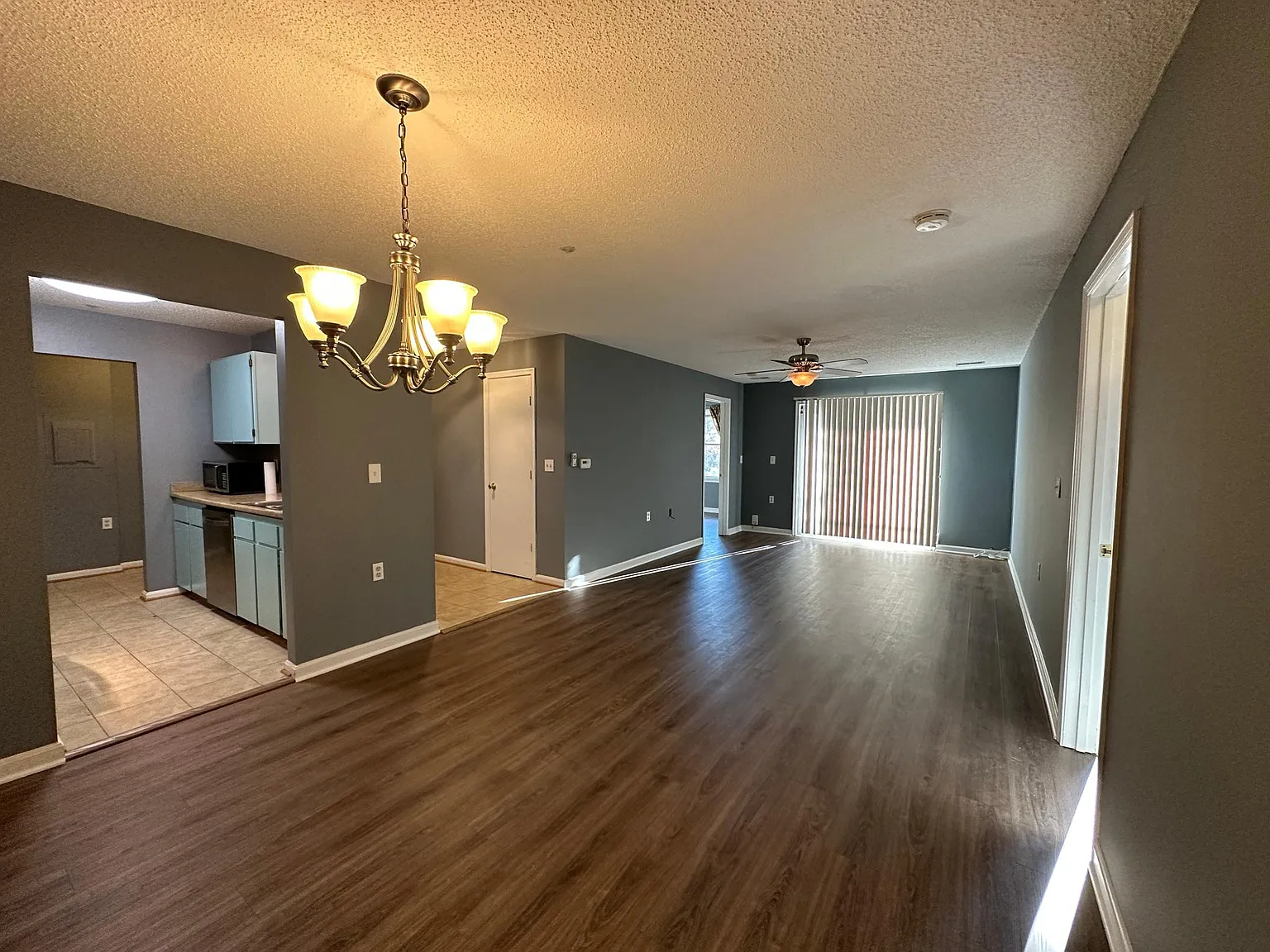 2 bed, 1122 sqft, $1,900 — Photo 4