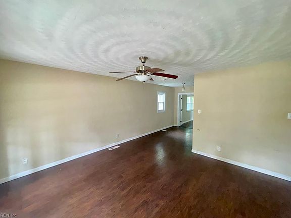 3rd image of 2514 Narrow St