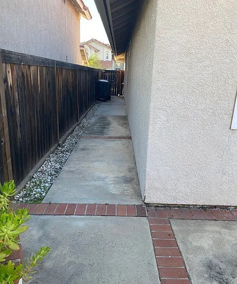 12 Firethorn — Photo 21