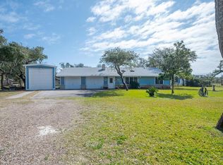 37 Redbird Trl, Rockport, TX 78382