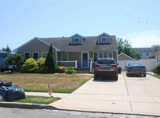 2916 Carlyle Rd, Wantagh, NY 11793