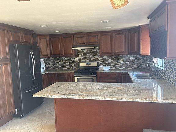 2nd image of 4437 N Sunflower Ave