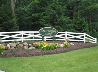 2295 Northgate Dr, Hinckley, OH 44233