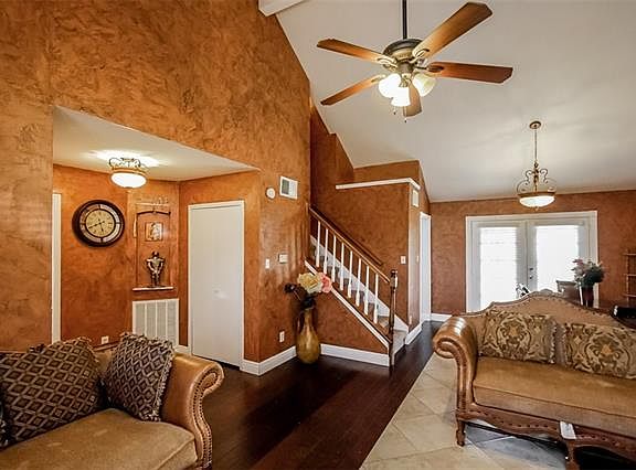 5th image of 438 Kenya St