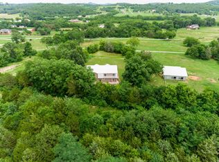 518 Rocky Valley Rd, Lebanon, TN 37090