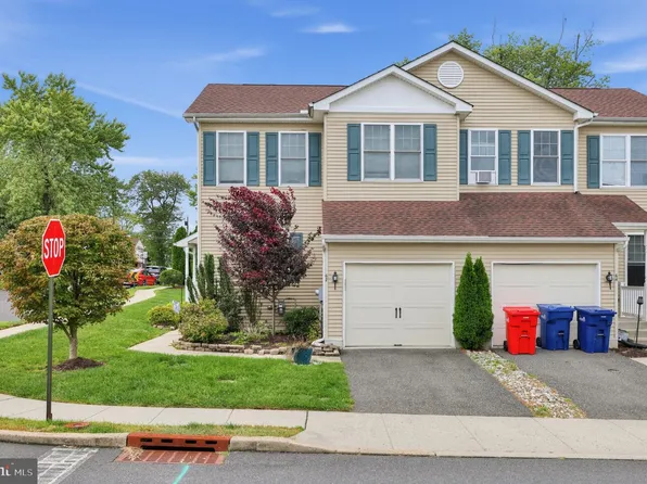 62 Shire Ct, Somerdale, NJ 08083
