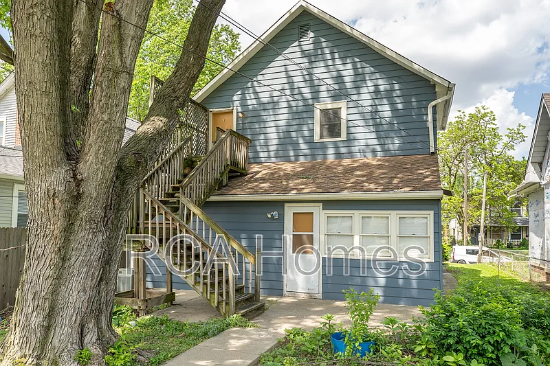 2 bed, 1.0 bath, $1,250 — Photo 2