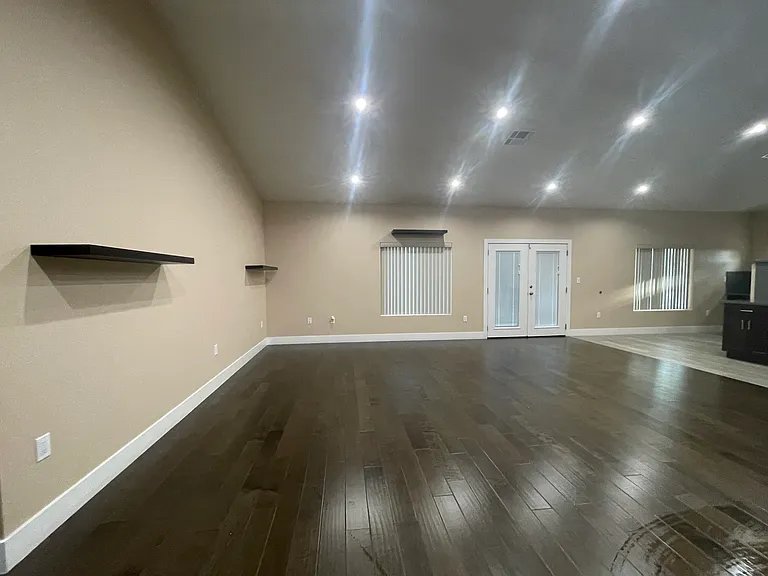 17515 Live Oak St — Photo 41
