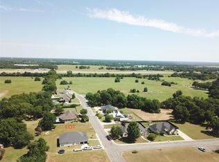 2105 Bois D Arc Dr, Bonham, TX 75418