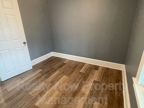 5th image of 2918 Roanoke Ave #2