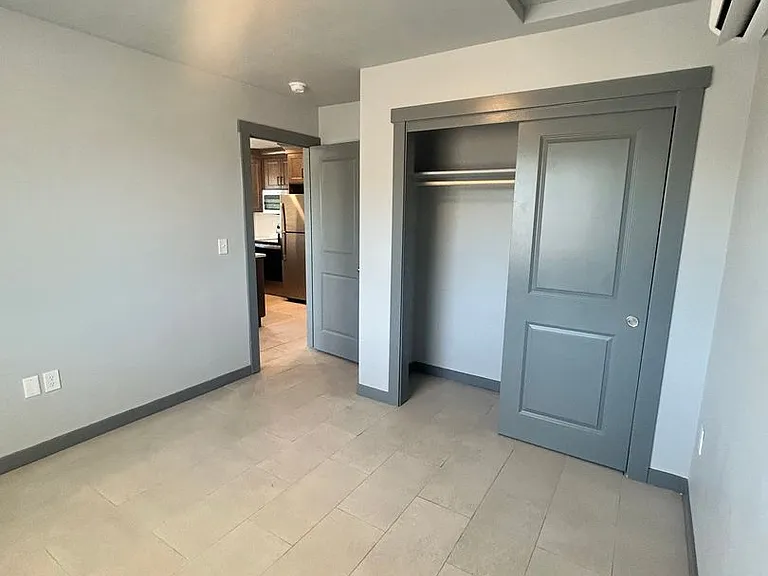 2106 S Vista Ave — Photo 8