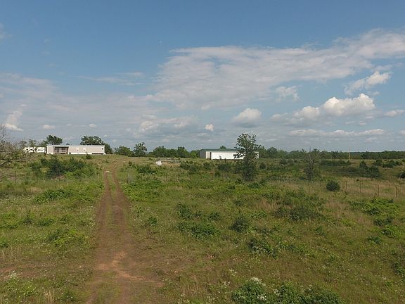 4th image of 417 Emerald Dr