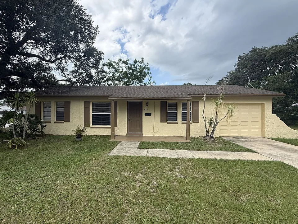 423 Longwood Cir
