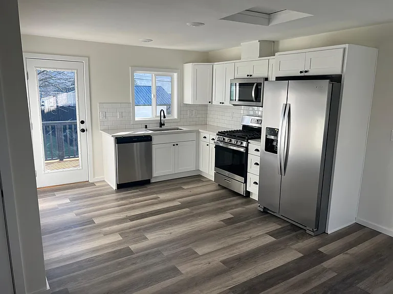 1039 S Henderson St — Photo 3