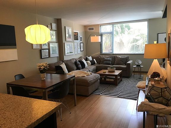 4th image of 170 King St Unit 301